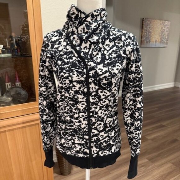 LULULEMON Cozy Cuddle Up Jacket - Picture 1 of 13
